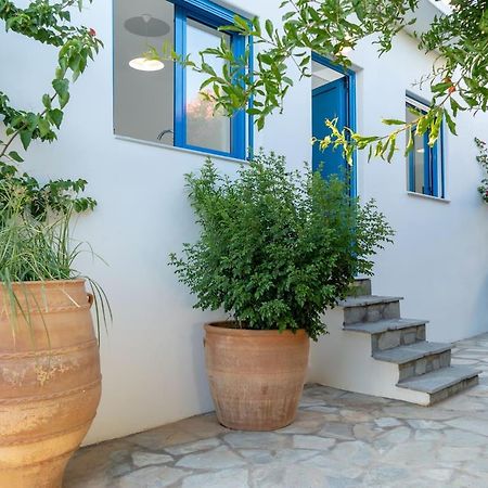 Blue Moon Apartments Makrýgialos Zewnętrze zdjęcie